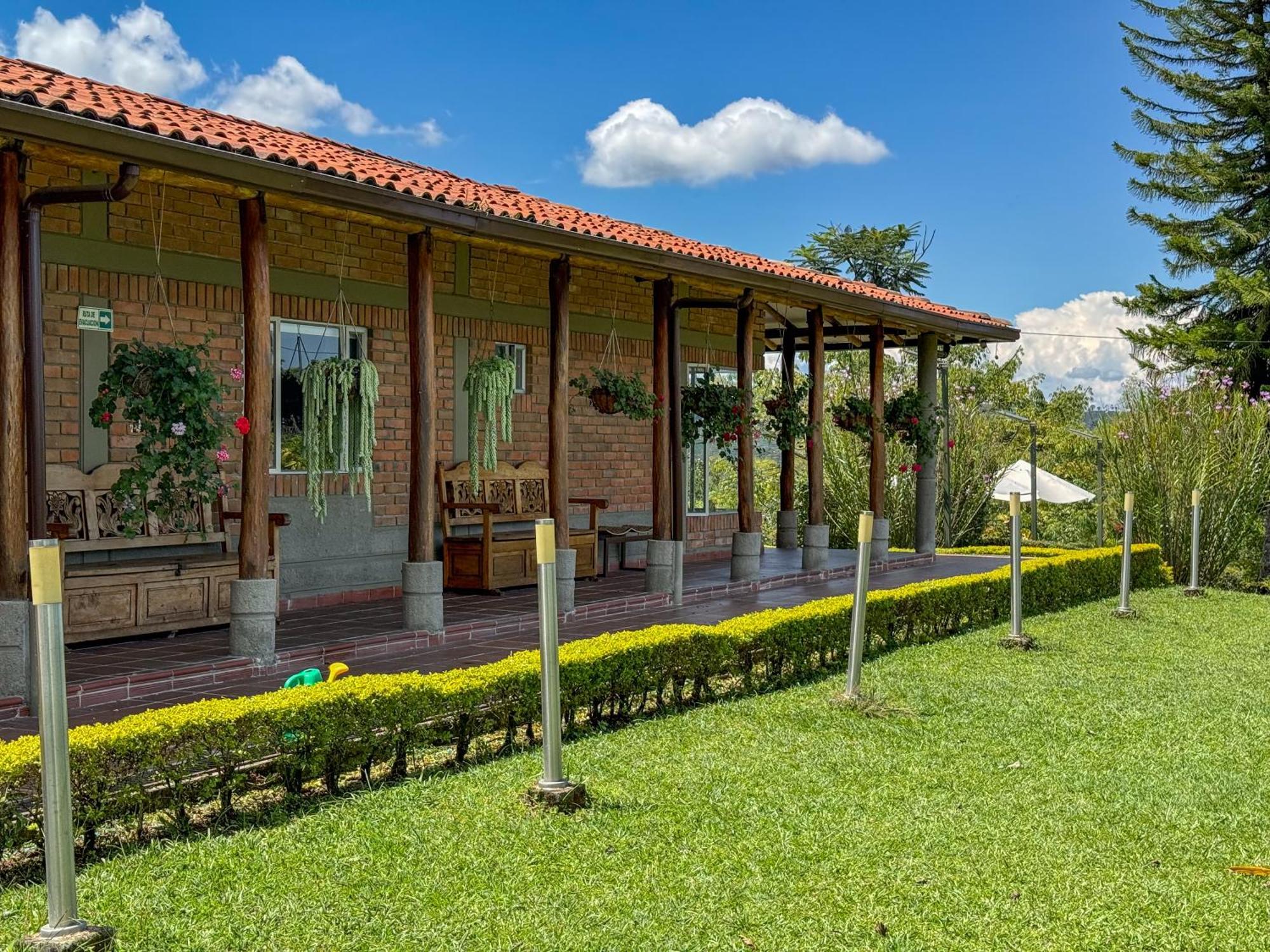 Finca Del Cafe - Casa Typica Санта Роса де Кабал Екстериор снимка
